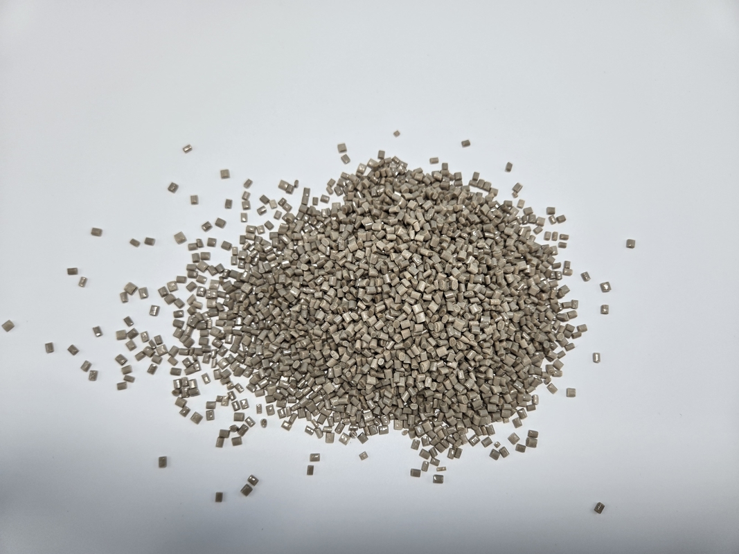 Medische PEEK Pellets Biocompatibele natuurlijke kleur voor chirurgische instrumenten en implantaten